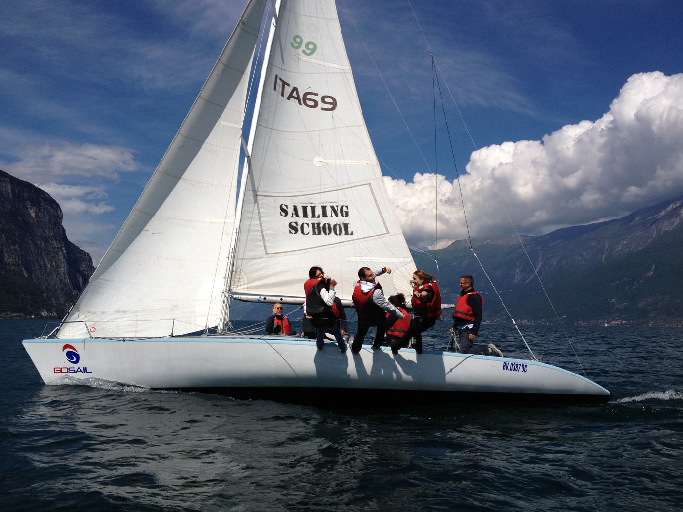 Asso 99 Noleggio barche a vela lago di Garda