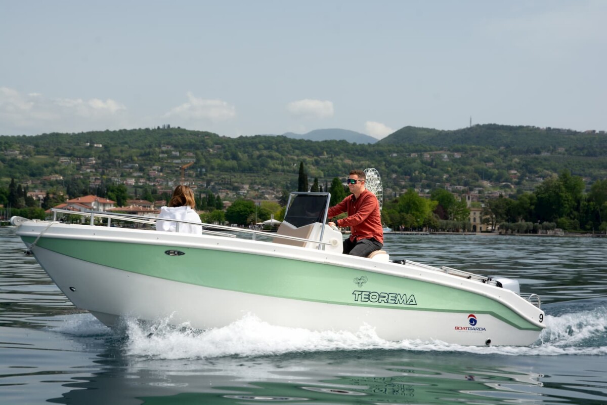 Rent Teorema 20 Motor Boat in Bardolino, Lake Garda