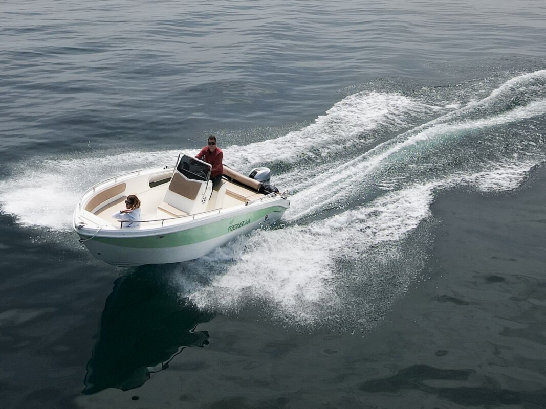 Verleih Teorema 20 Motor Boot in Bardolino, Gardasee