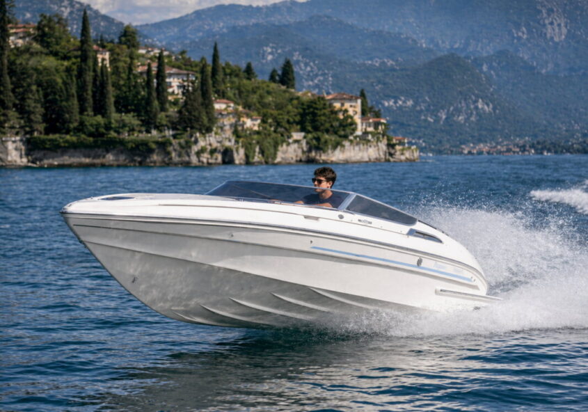 Rent Boat Mostes Pegaso 22 at Lake Garda